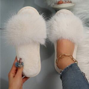 Elegant White Fur Women's Slippers
